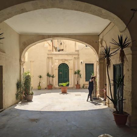 Ortigia Casa Apartment Syracuse ภายนอก รูปภาพ