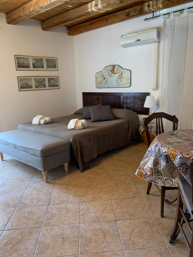 Ortigia Casa Apartment Syracuse ภายนอก รูปภาพ