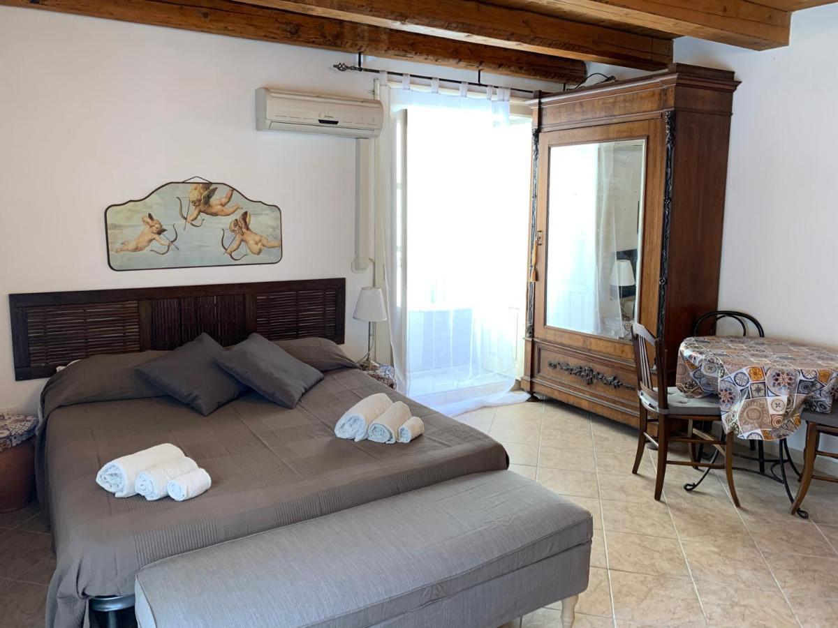 Ortigia Casa Apartment Syracuse ภายนอก รูปภาพ
