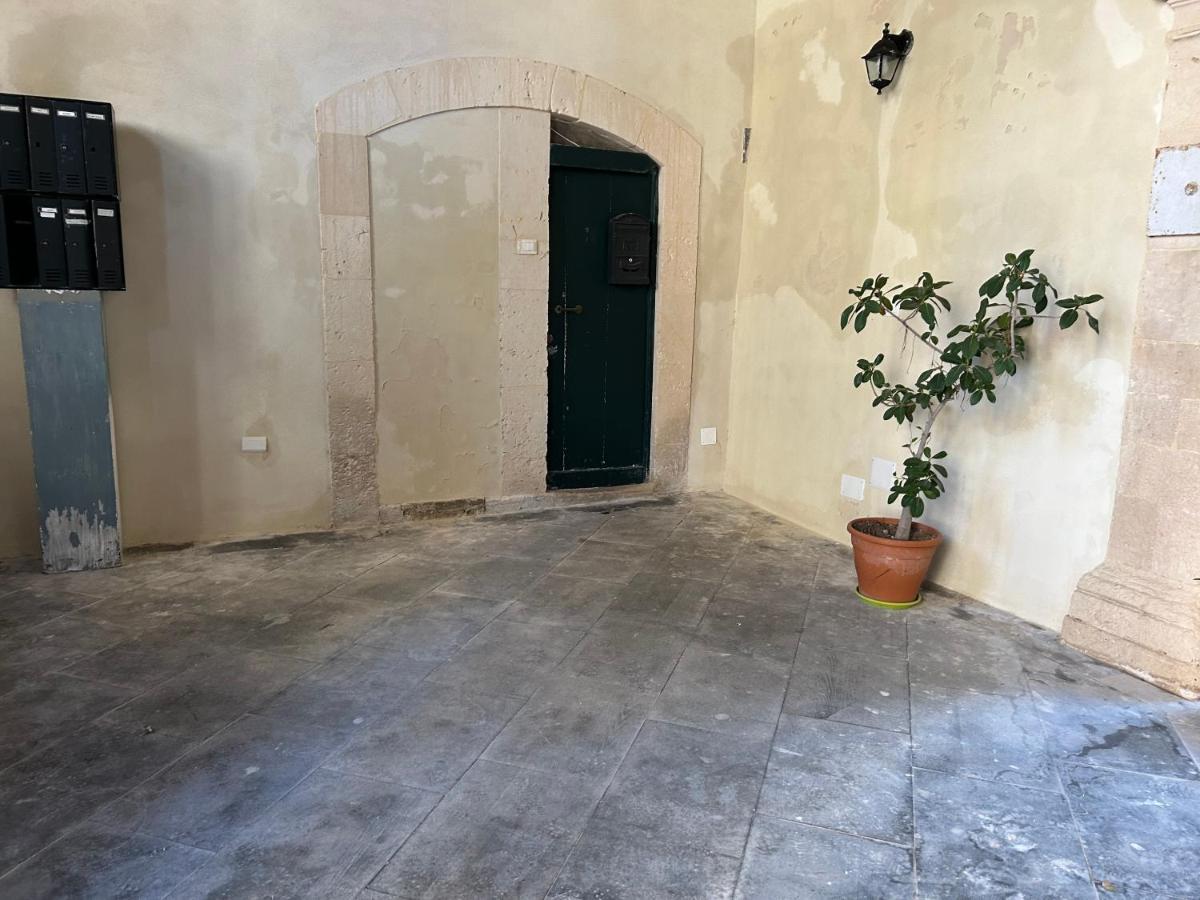Ortigia Casa Apartment Syracuse ภายนอก รูปภาพ