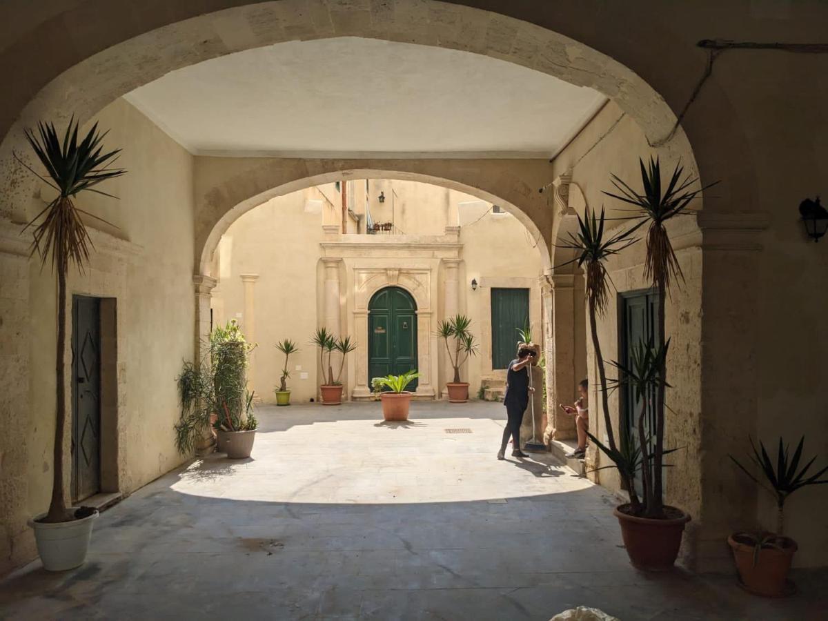 Ortigia Casa Apartment Syracuse ภายนอก รูปภาพ