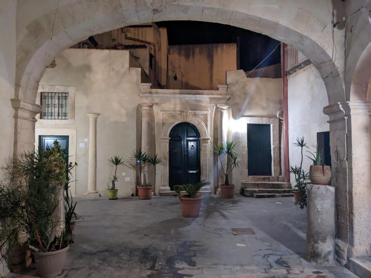 Ortigia Casa Apartment Syracuse ภายนอก รูปภาพ